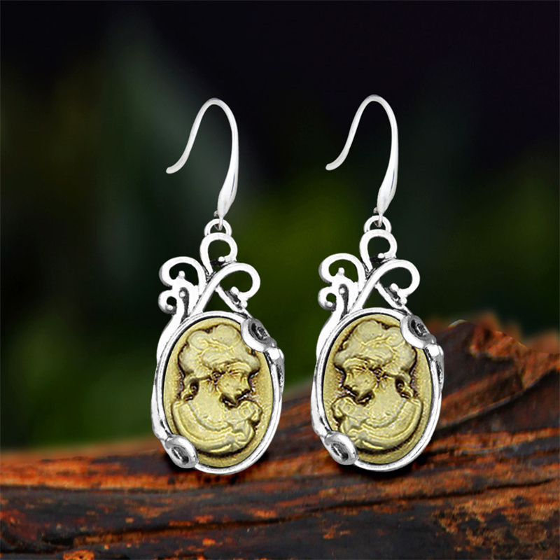Vintage Oval Lady Queen Cameo  - Vintage Fashion Queen review and price