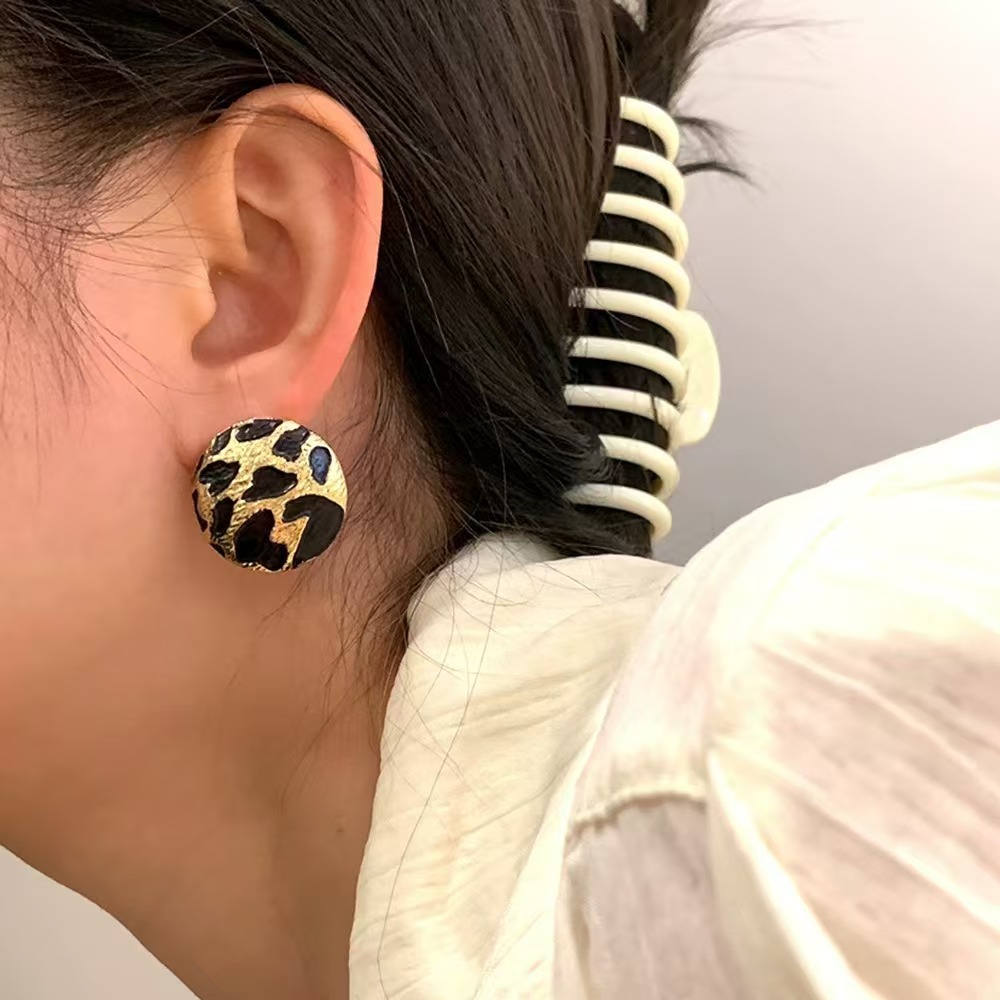 Boho Style Leopard Print Patte - Vintage Fashion Illustrations review and price