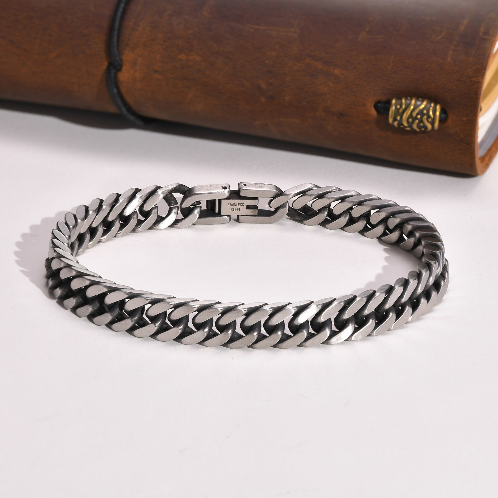 Vnox Chunky Retro Cuban Chain  - Vintage Fashion Retro Outfit review and price