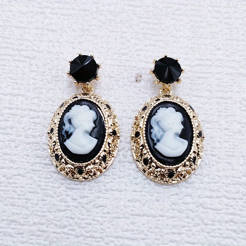 Vintage Lady Queen Relief Oval - Vintage Fashion Queen review and price